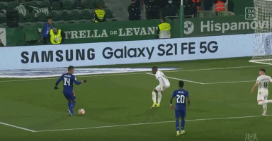 为什么投手在被换下场时要亲自交出球