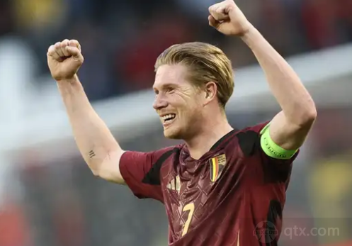 安东尼-戴维斯避免手术！独行侠核心选择非手术治疗左手韧带伤，预计约6周恢复