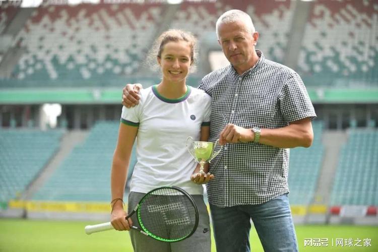 NBA新赛季揭幕战:主场战森林狼 尼克斯PK绿军.