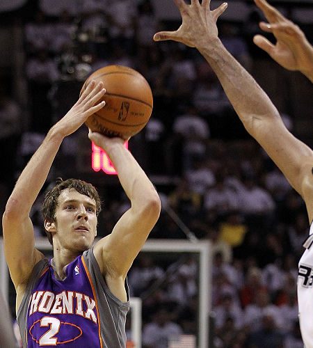 体育世预赛南美区:巴西2比0小胜厄瓜多尔 领跑积分榜