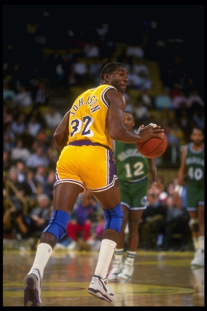 而在壁球场 而在壁球场