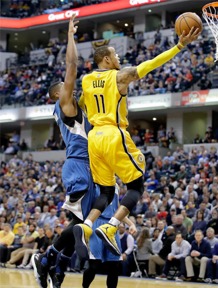 球员相继得 球员相继得